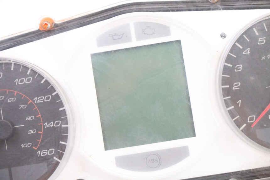 photo de LICZNIK PEUGEOT SATELIS 125 (2013 - 2018) - Zoom stanu zużycia