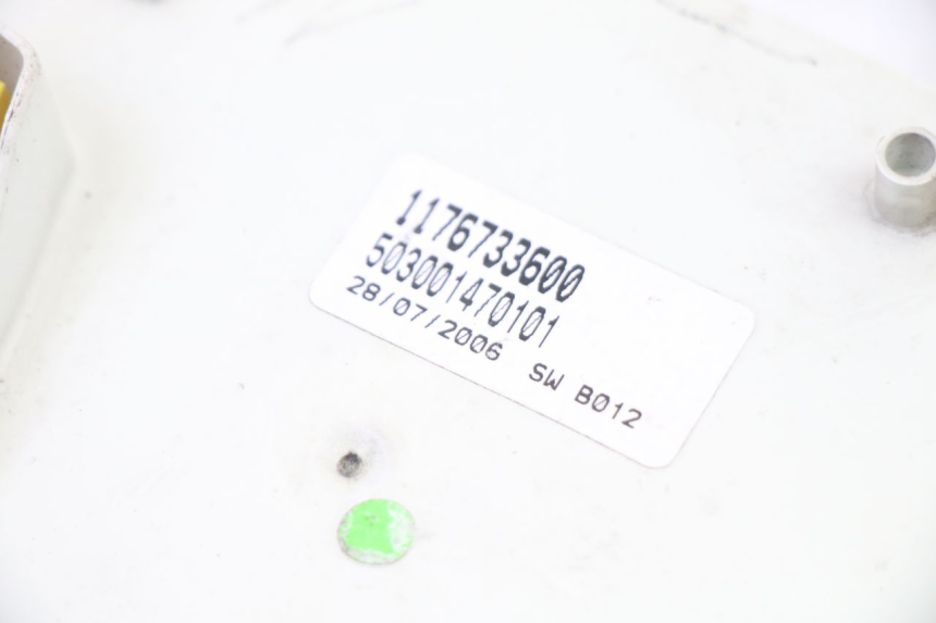 photo de LICZNIK PEUGEOT SATELIS 250 (2006 - 2012) - Szczegóły charakterystyczne