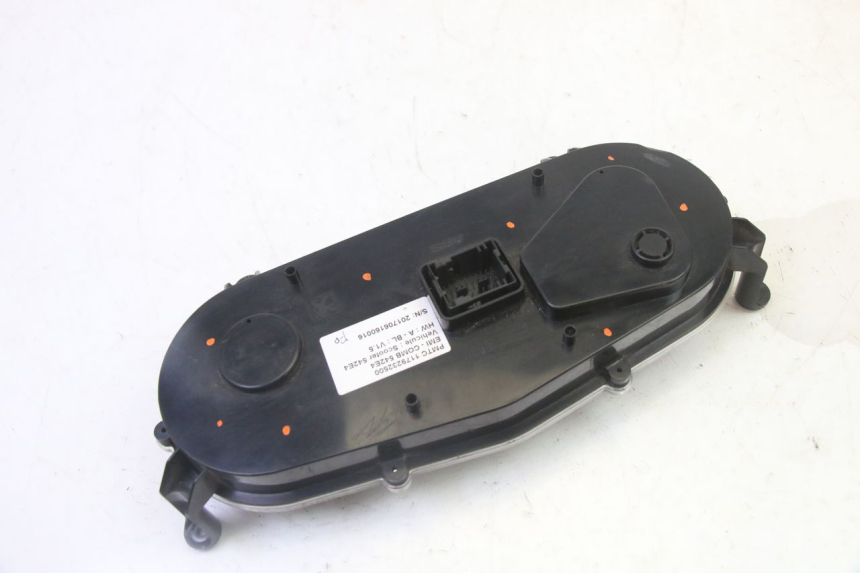 photo de LICZNIK PEUGEOT SATELIS 125 (2013 - 2018) - Oznaczenia i referencje