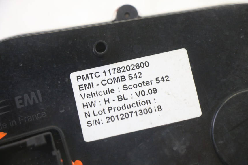 photo de LICZNIK PEUGEOT SATELIS 125 (2010 - 2012) - Szczegóły charakterystyczne