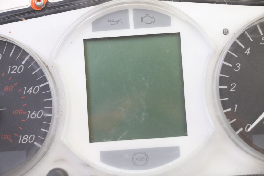 photo de LICZNIK PEUGEOT SATELIS 125 (2010 - 2012) - Zbliżenie techniczne