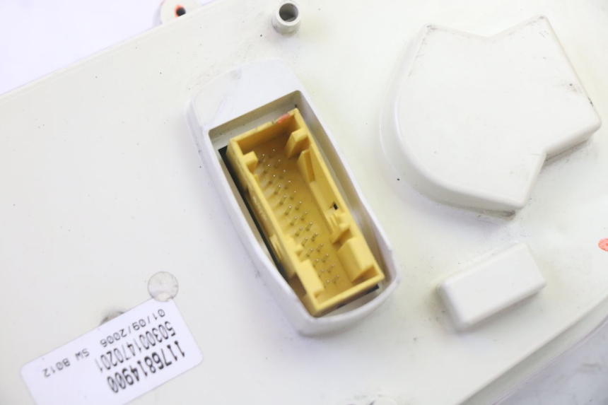 photo de LICZNIK PEUGEOT SATELIS 125 (2006 - 2009) - Szczegóły charakterystyczne