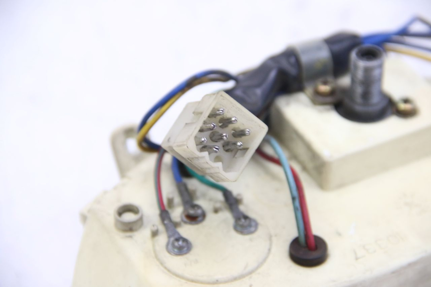 photo de LICZNIK APRILIA SCARABEO 4T 50 (2009 - 2017) - Stan powierzchni