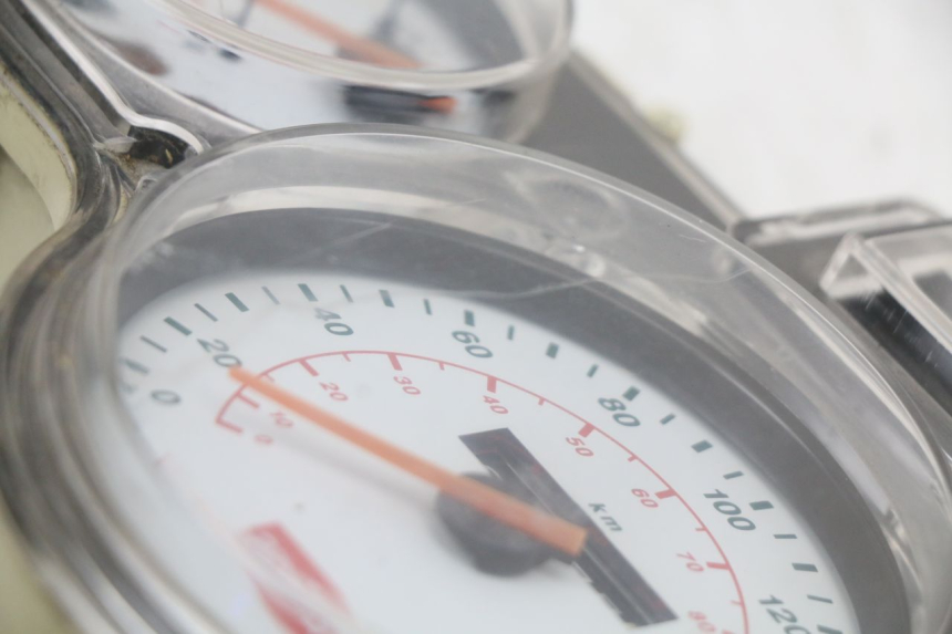 photo de LICZNIK APRILIA SCARABEO GT 125 (1999 - 2007) - Punkty mocowania