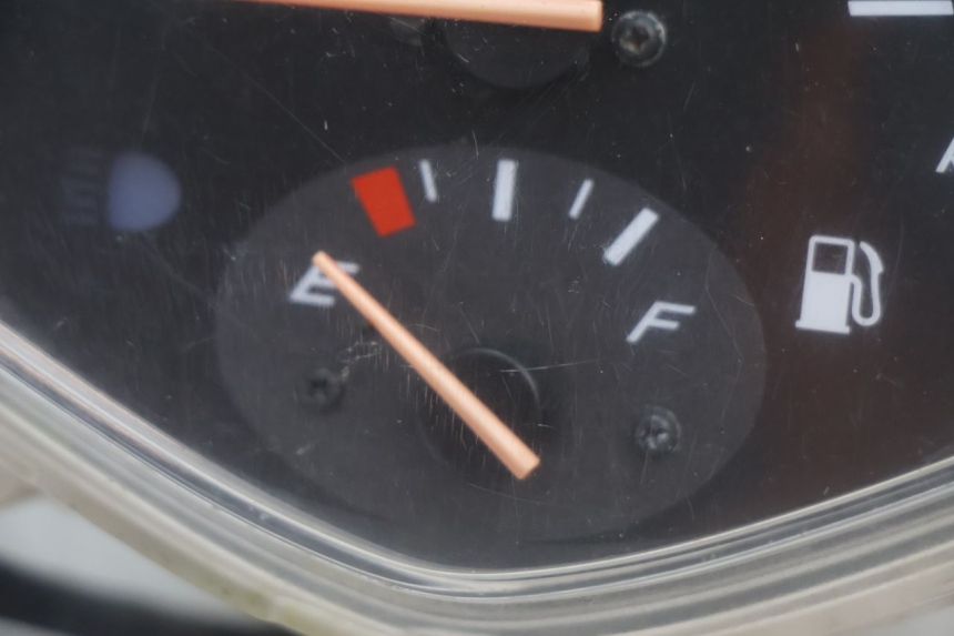 photo de LICZNIK HONDA SCV LEAD 100 (2003 - 2007) - Zoom stanu zużycia
