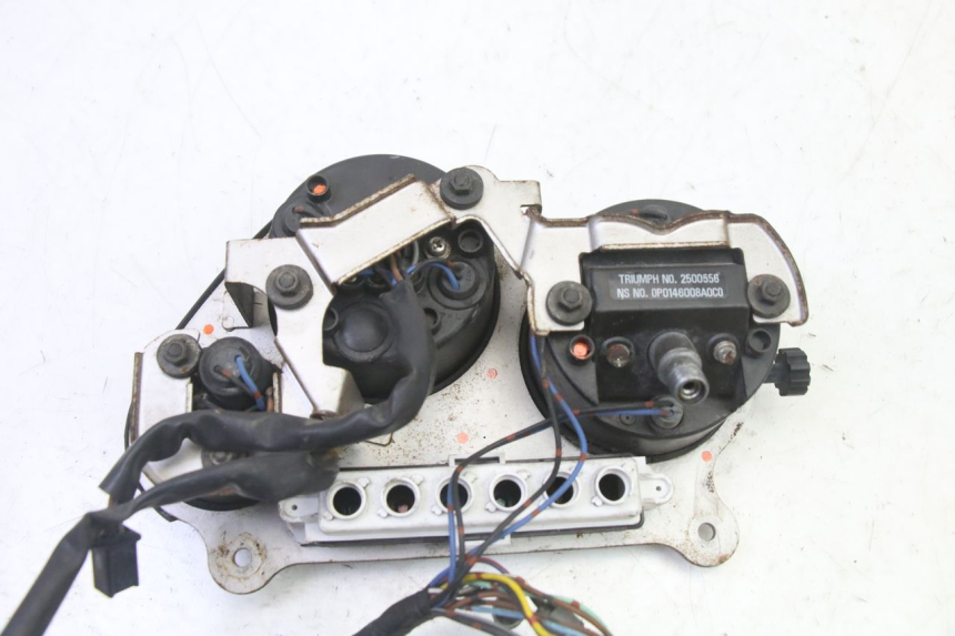 photo de LICZNIK TRIUMPH SPRINT 900 (1995 - 1998) - Stan powierzchni