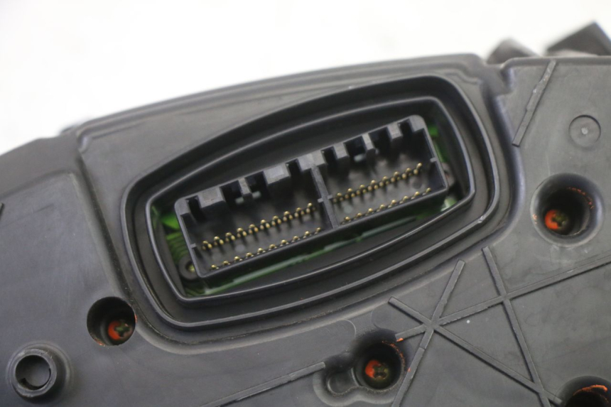 photo de LICZNIK HONDA ST PAN EUROPEAN 1300 (2002 - 2013) - Szczegóły charakterystyczne