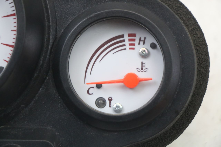 photo de LICZNIK YAMAHA TDM ABS 900 (2002 - 2014) - Zbliżenie techniczne