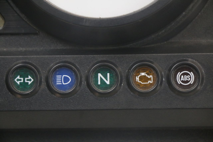 photo de LICZNIK YAMAHA TDM ABS 900 (2002 - 2014) - Zbliżenie techniczne