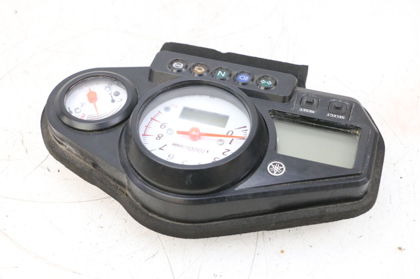 photo de LICZNIK YAMAHA TDM ABS 900 (2002 - 2014) - Szczegóły charakterystyczne