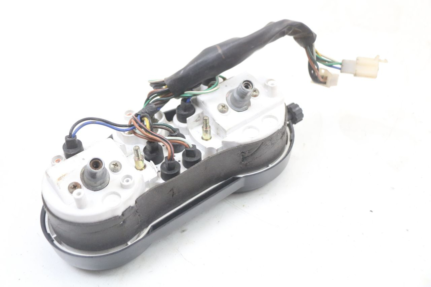 photo de LICZNIK YAMAHA TDR DELTABOX 125 (1997 - 2003) - Stan powierzchni