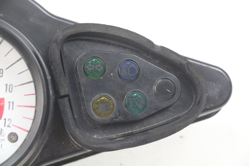 photo de LICZNIK SUZUKI TLS TL S 1000 (1997 - 2001) - Szczegóły charakterystyczne