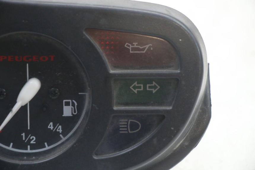 photo de LICZNIK PEUGEOT TREKKER TKR 50 (2005 - 2014) - Zoom stanu zużycia