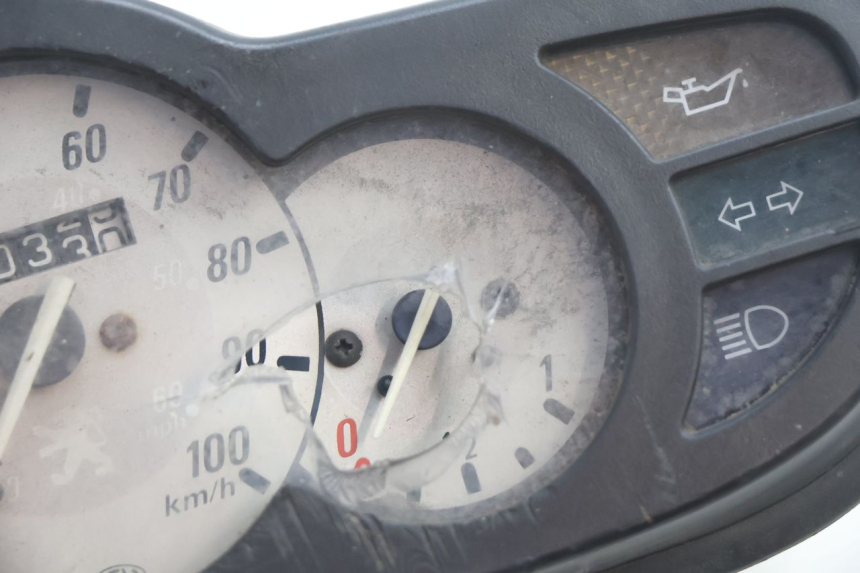 photo de LICZNIK PEUGEOT TREKKER 50 (1995 - 2004) - Zoom stanu zużycia