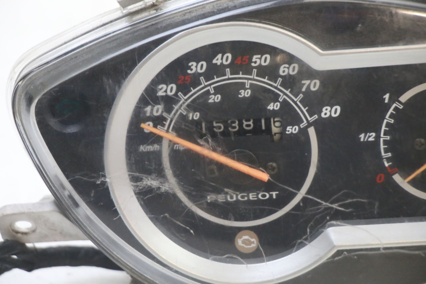 photo de LICZNIK PEUGEOT TWEET PRO CARGO 50 (2018 - 2022) - Zoom stanu zużycia