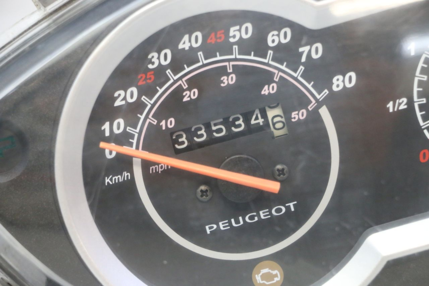 photo de LICZNIK PEUGEOT TWEET PRO CARGO 50 (2018 - 2022) - Zbliżenie komponentów