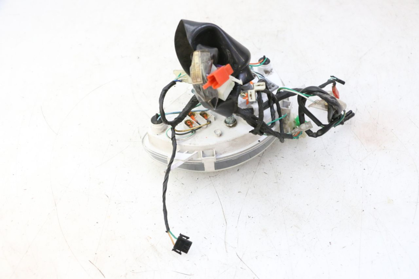 photo de LICZNIK PEUGEOT TWEET PRO CARGO 50 (2018 - 2022) - Stan powierzchni