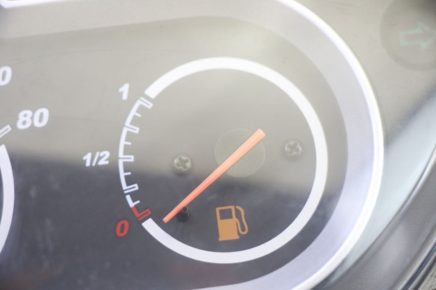 photo de LICZNIK PEUGEOT TWEET PRO EFI 4T 50 (2021 - 2022) - Inny kąt widzenia