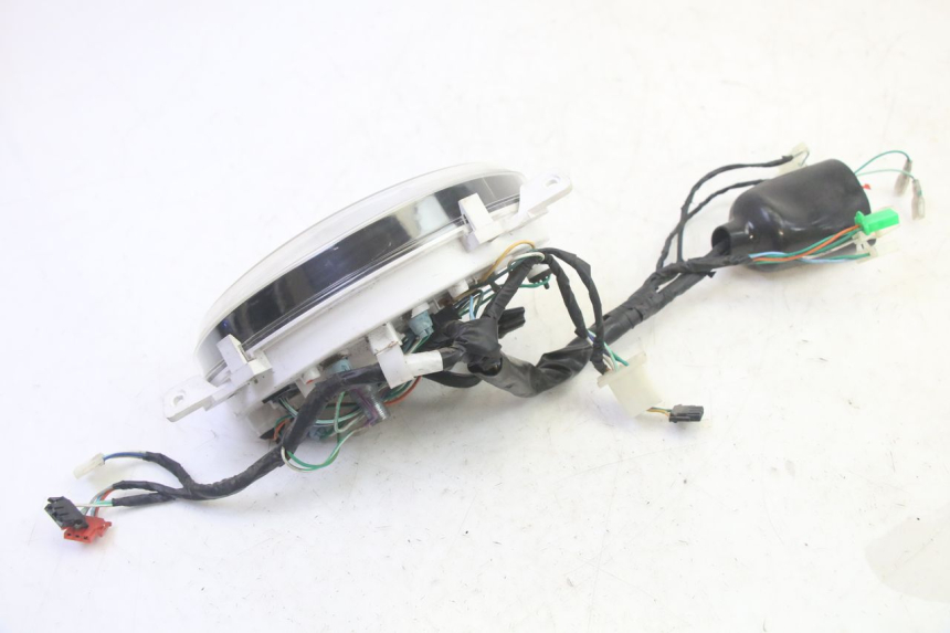 photo de LICZNIK PEUGEOT TWEET PRO EFI 4T 50 (2021 - 2022) - Zbliżenie techniczne