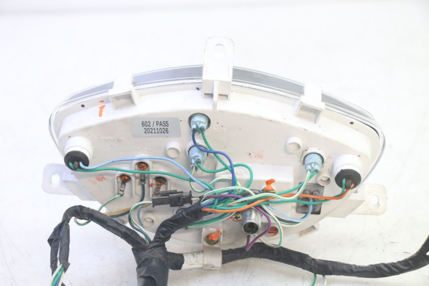 photo de LICZNIK PEUGEOT TWEET PRO EFI 4T 50 (2021 - 2022) - Stan powierzchni