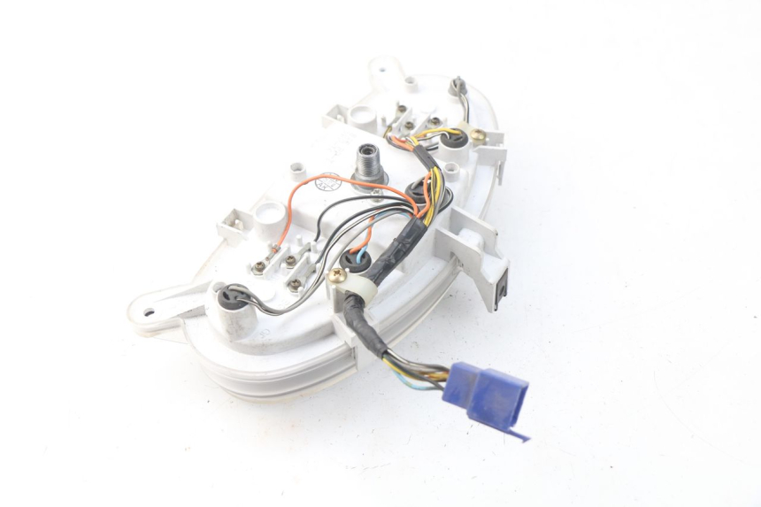 photo de LICZNIK SUZUKI UC EPICURO 125 (1999 - 2003) - Zbliżenie techniczne