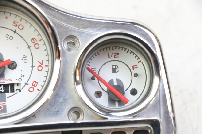 photo de LICZNIK PIAGGIO VESPA S 2T 50 (2007 - 2014) - Struktura - zbliżenie