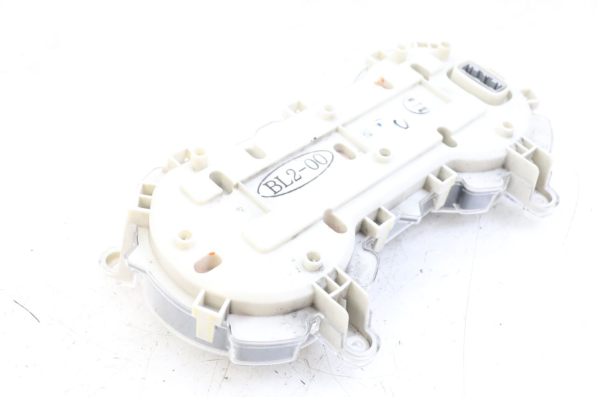 photo de LICZNIK YAMAHA XMAX X-MAX ABS 125 (2017 - 2020) - Inny kąt widzenia