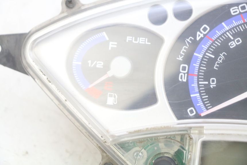 photo de LICZNIK YAMAHA XMAX X-MAX 125 (2006 - 2009) - Szczegóły charakterystyczne