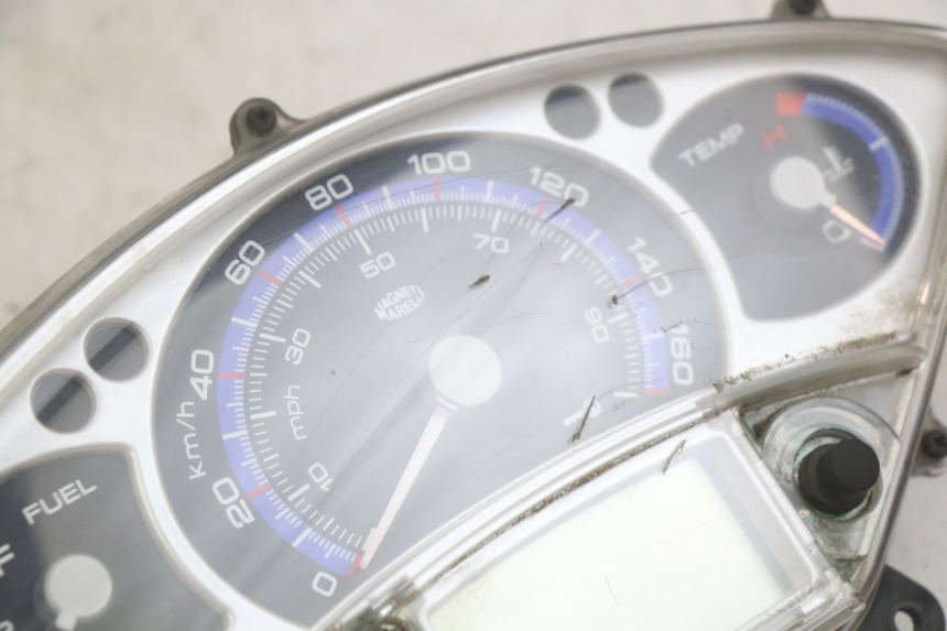 photo de LICZNIK YAMAHA XMAX X-MAX 125 (2006 - 2009) - Oznaczenia i referencje