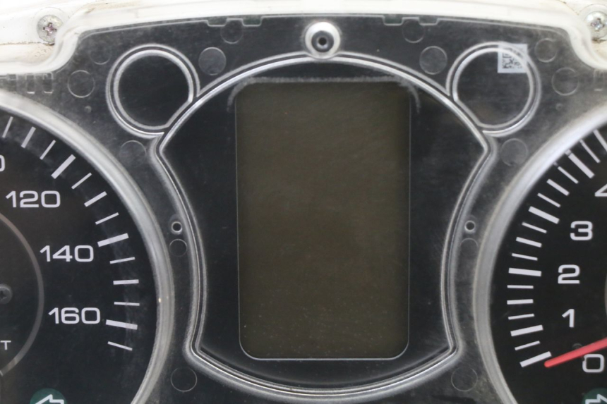 photo de LICZNIK YAMAHA X-MAX XMAX 125 (2010 - 2013) - Inny kąt widzenia