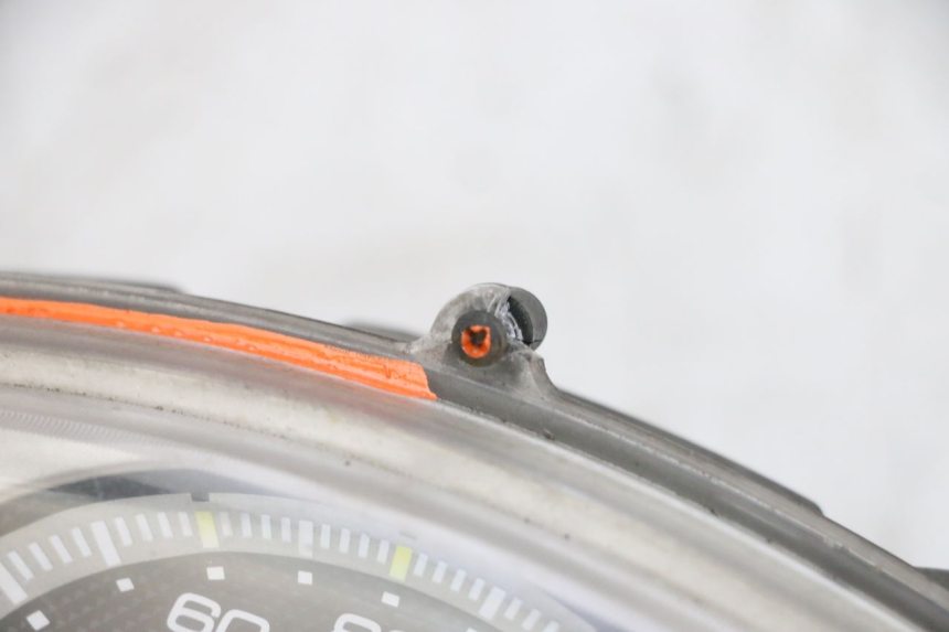 photo de LICZNIK YAMAHA XMAX X-MAX 125 (2006 - 2009) - Struktura - zbliżenie