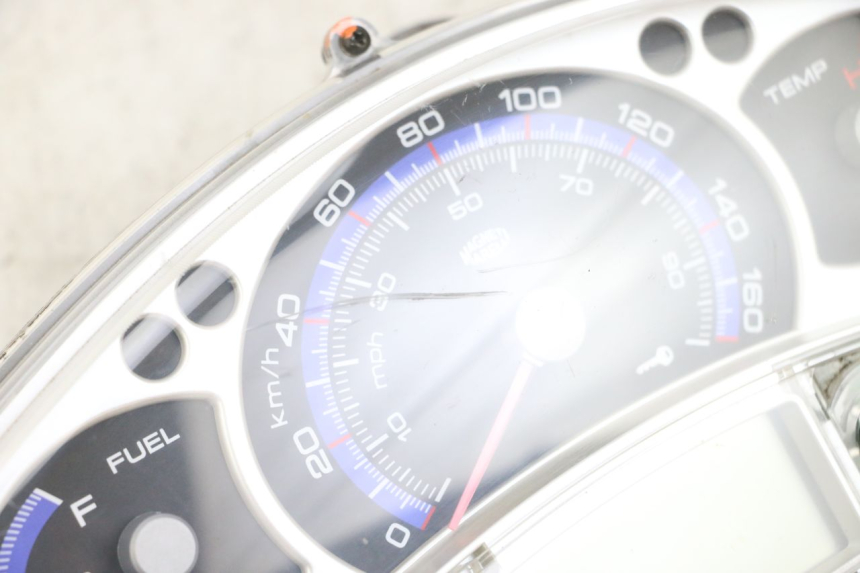 photo de LICZNIK YAMAHA XMAX X-MAX 125 (2006 - 2009) - Struktura - zbliżenie