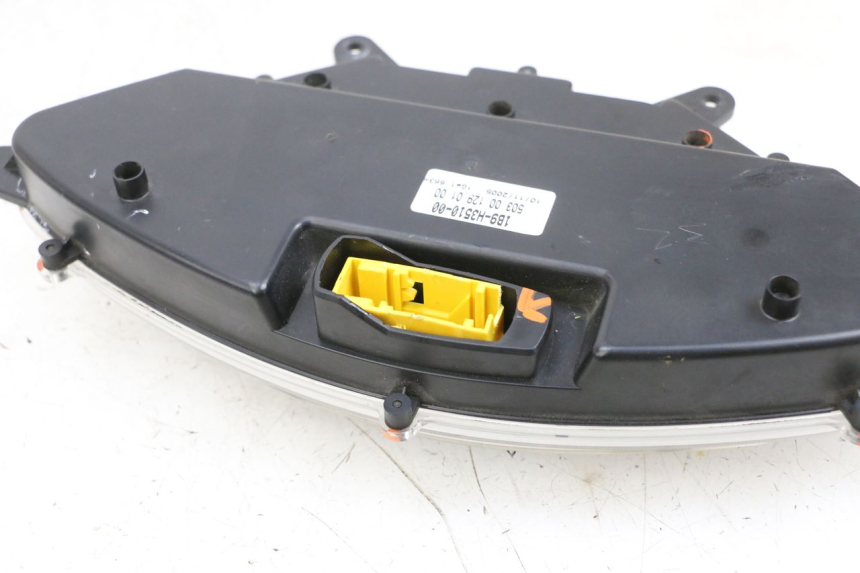 photo de LICZNIK YAMAHA XMAX X-MAX 125 (2006 - 2009) - Stan powierzchni