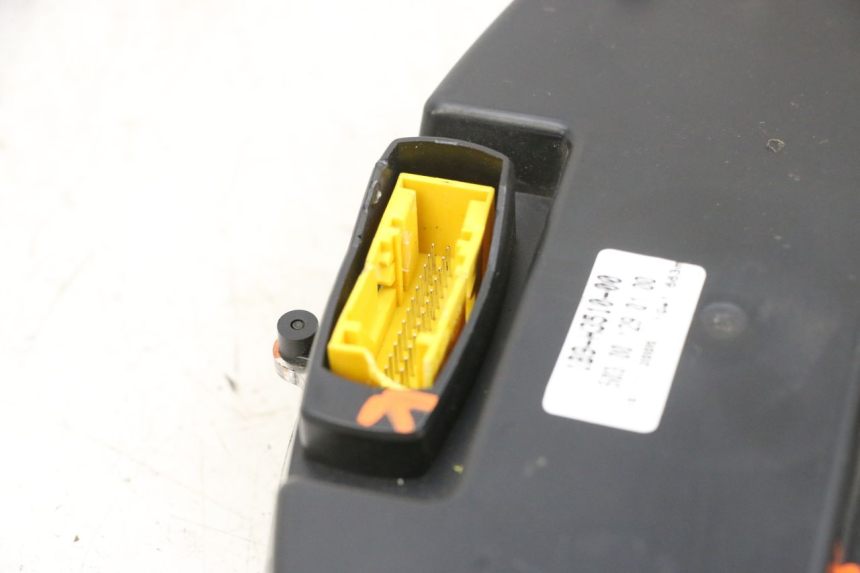 photo de LICZNIK YAMAHA XMAX X-MAX 125 (2006 - 2009) - Oznaczenia i referencje