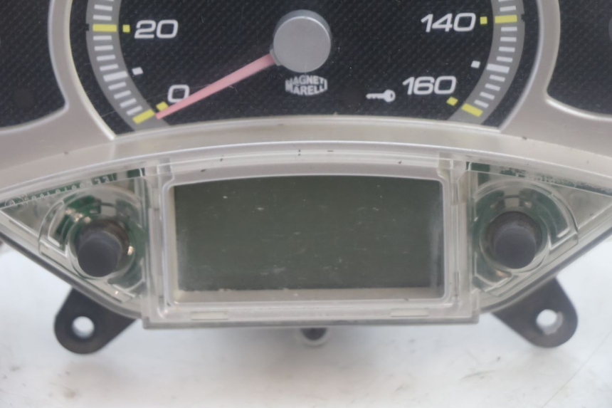 photo de LICZNIK YAMAHA XMAX X-MAX 125 (2006 - 2009) - Zbliżenie techniczne