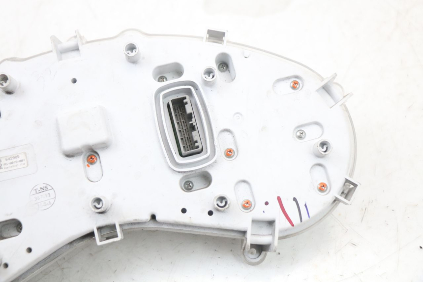 photo de LICZNIK PIAGGIO X10 125 (2012 - 2017) - Szczegóły charakterystyczne