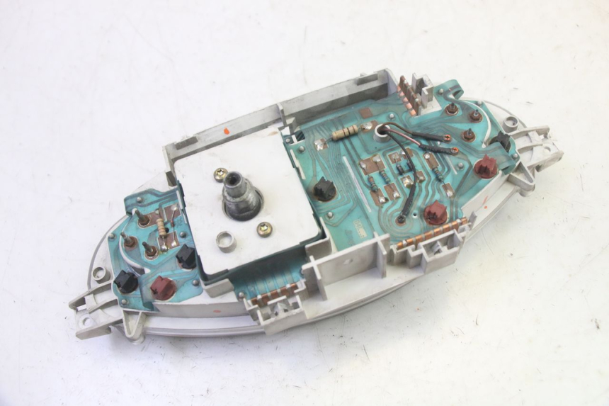 photo de LICZNIK PIAGGIO X8 125 (2004 - 2007) - Stan powierzchni