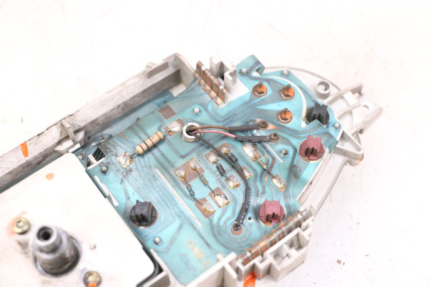 photo de LICZNIK PIAGGIO X8 125 (2004 - 2007) - Zoom stanu zużycia