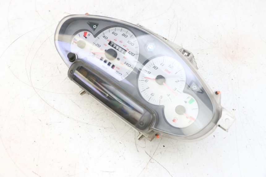 photo de LICZNIK PIAGGIO X8 125 (2004 - 2007) - Oznaczenia i referencje