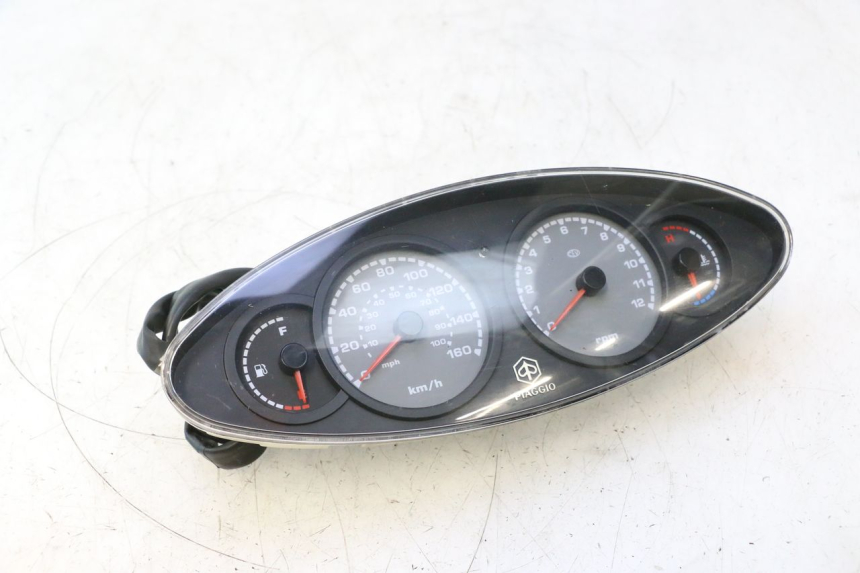 photo de LICZNIK PIAGGIO X9 AMALFI 180 (2000 - 2003) - Zbliżenie techniczne