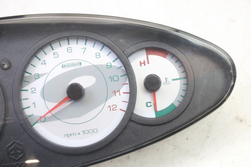 photo de LICZNIK PIAGGIO X9 EVOLUTION 125 (2003 - 2007) - Zoom stanu zużycia