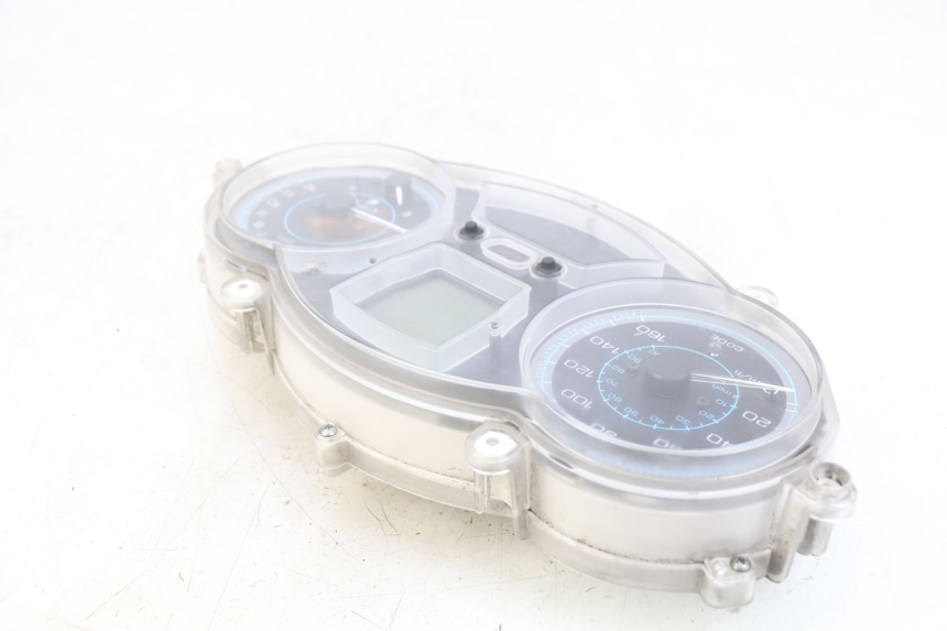 photo de LICZNIK PIAGGIO XEVO - X EVO 125 (2007 - 2017) - Inny kąt widzenia