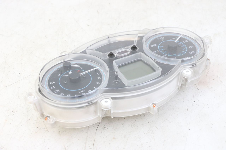 photo de LICZNIK PIAGGIO XEVO - X EVO 125 (2007 - 2017) - Inny kąt widzenia