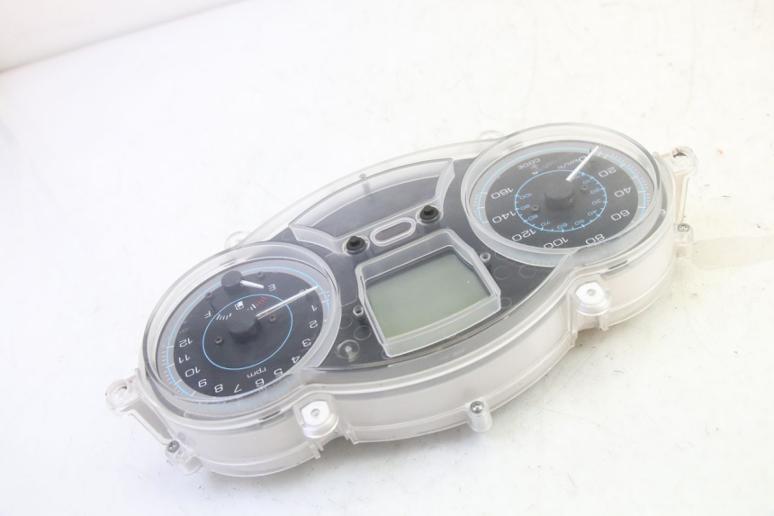 photo de LICZNIK PIAGGIO XEVO - X EVO 125 (2007 - 2017) - Punkty mocowania