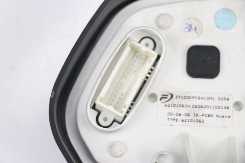 photo de LICZNIK HONDA XLV VARADERO 125 (2000 - 2006) - Widok ogólny