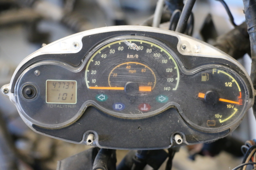 photo de LICZNIK YAMAHA YP MAJESTY 125 (2002 - 2006) - Zdjęcie dodatkowe