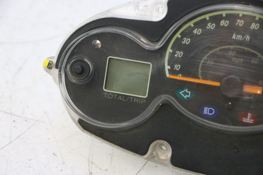 photo de LICZNIK YAMAHA YP MAJESTY 125 (2002 - 2006) - Szczegół części
