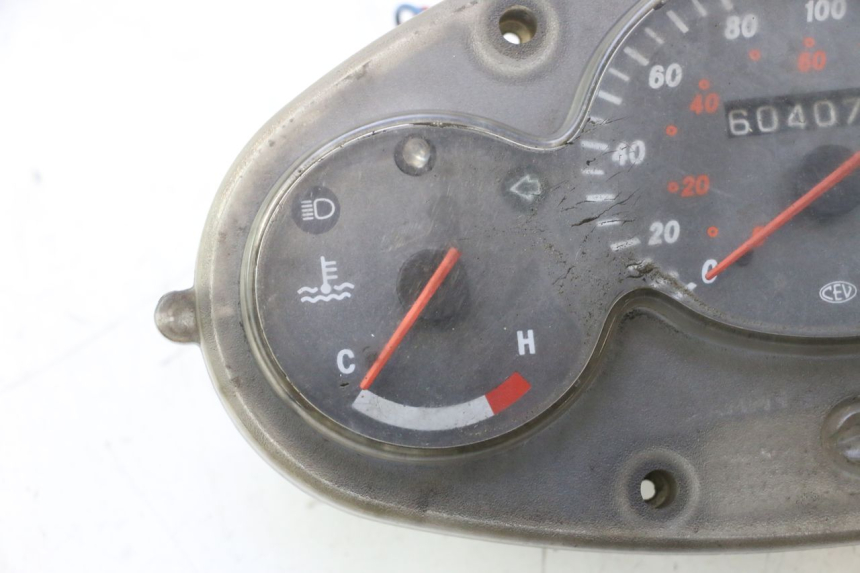 photo de LICZNIK YAMAHA YP MAJESTY 125 (1998 - 2001) - Zoom jakości