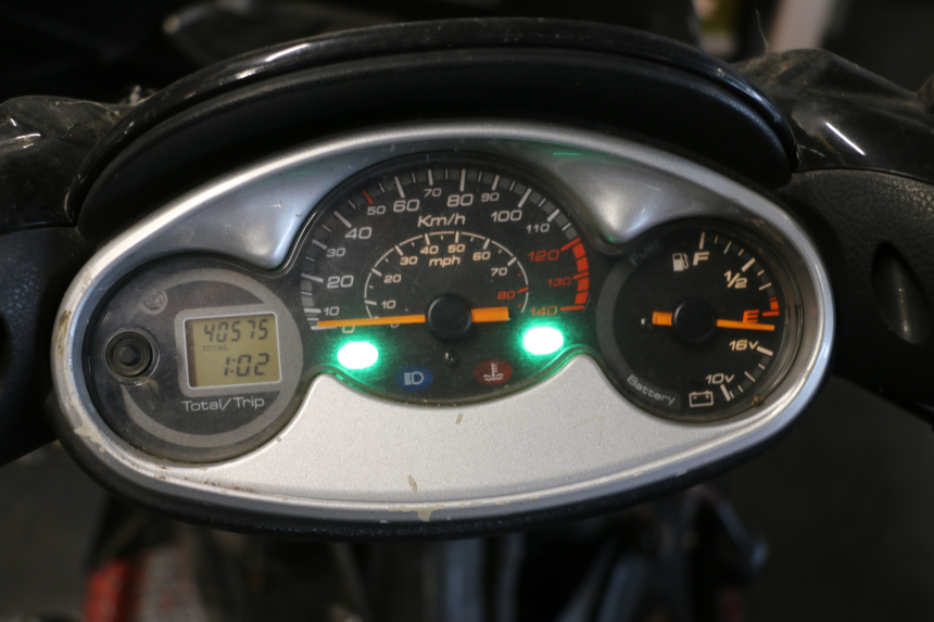 photo de LICZNIK YAMAHA YP MAJESTY 125 (2007 - 2010) - Szczegół części