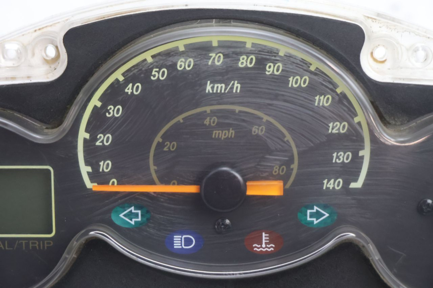 photo de LICZNIK YAMAHA YP MAJESTY 125 (2002 - 2006) - Zoom stanu zużycia